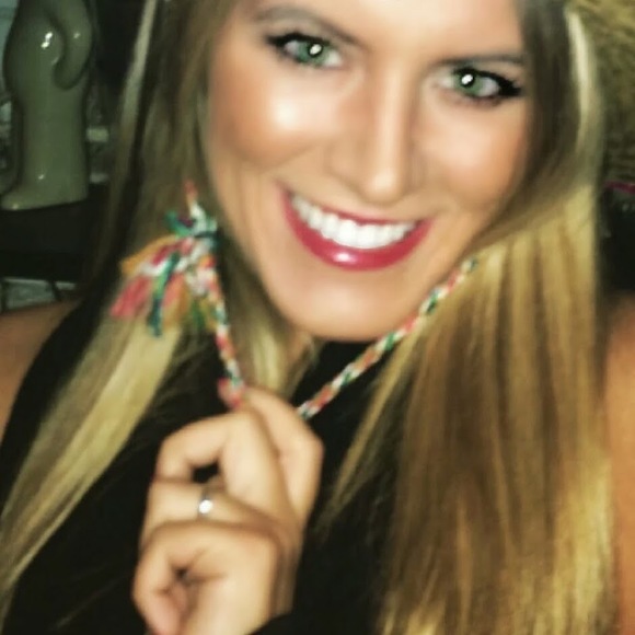 Meet your Posher, Alicia - Picture 1 of 1